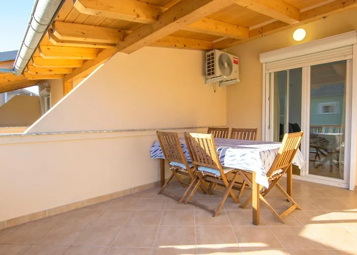 Apartment Olga Rab Town