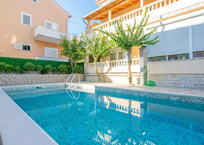 Apartment Olga Rab Town